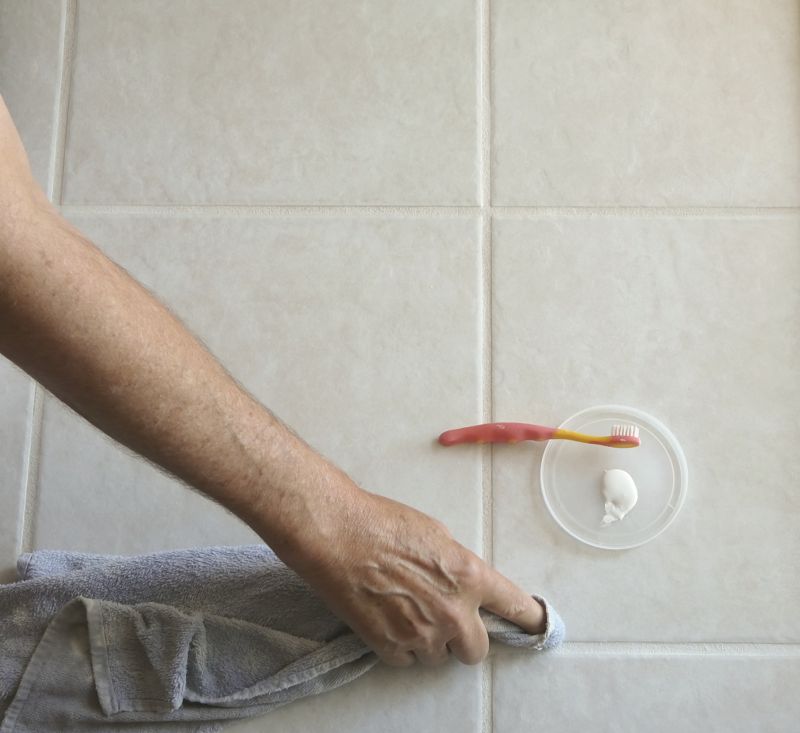 Bathroom Tile Cleaning